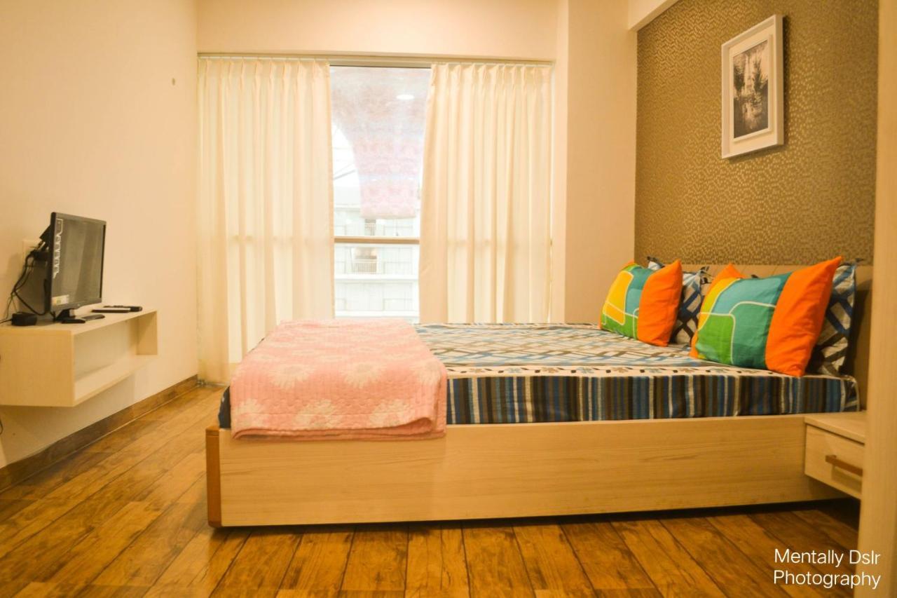 Homestays At Rajhans Belliza Near Airport Σουράτ Εξωτερικό φωτογραφία