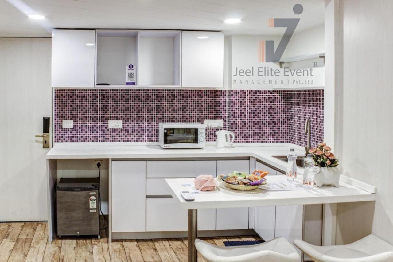 Homestays At Rajhans Belliza Near Airport Σουράτ Εξωτερικό φωτογραφία