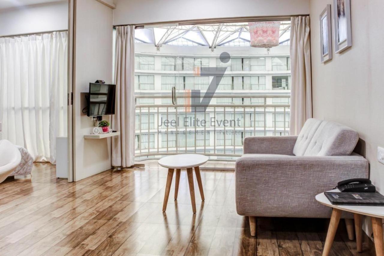 Homestays At Rajhans Belliza Near Airport Σουράτ Εξωτερικό φωτογραφία